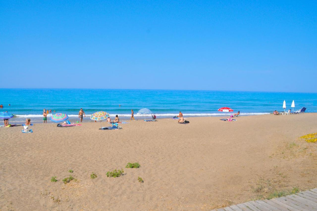 Holiday Studio Apartments Yannis On Agios Gordios Beach In Corfu Buitenkant foto