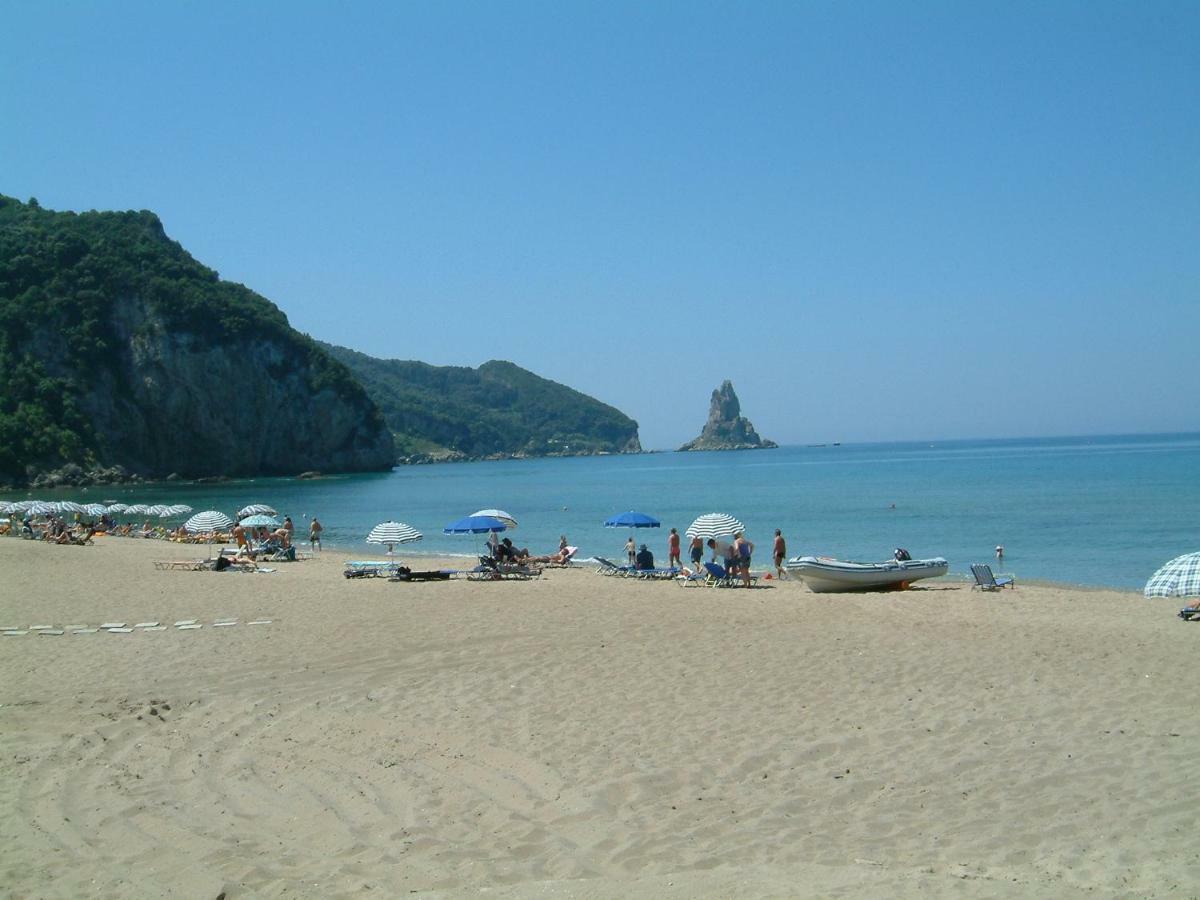 Holiday Studio Apartments Yannis On Agios Gordios Beach In Corfu Buitenkant foto